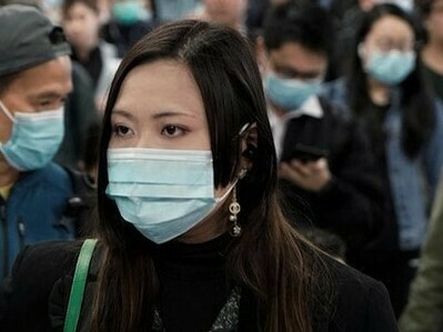 Coprendo il volto con una maschera si diventa simbolicamente schiavi ideali