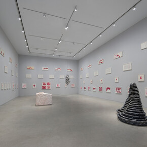 Louise Bourgeois, Rocking to infinity, exhibition view. Courtesy of Louise Bourgeois