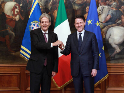 Roberto Gentiloni passa le consegne a Giuseppe Conte