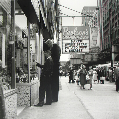 Untitled, 1960 © Vivian Maier/John Maloof Collection. Image courtesy of Huxley-Parlour Gallery