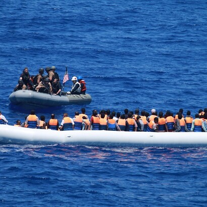 Le agenzie ONU e le ONG chiedono maggiori operazioni di ricerca e soccorso e canali legali di migrazione, per ridurre il numero di morti e contrastare le reti di trafficanti