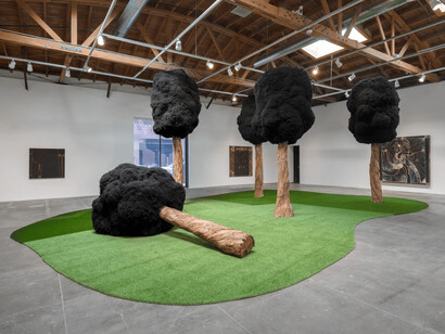 James Jarvaise and Henry Taylor, Sometimes a straight line has to be crooked, exhibition view. Courtesy of Hauser & Wirth Gallery