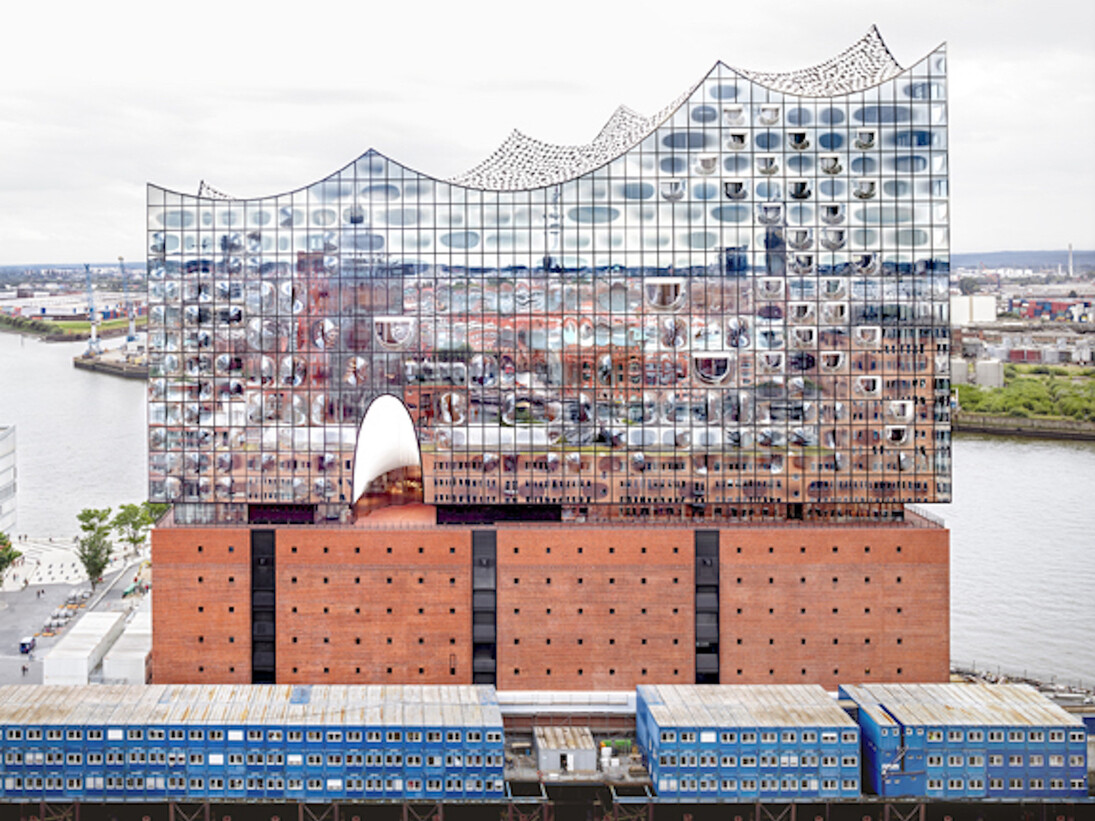 Candida Höfer, Elbphilharmonie Hamburg, Herzog & de Meuron Hamburg I 2016, 2016, c-print, 180 x 197.9 cm, Edition 2/6. Courtesy of Galerie Rüdiger Schöttle © VG Bild-Kunst, Bonn 2017