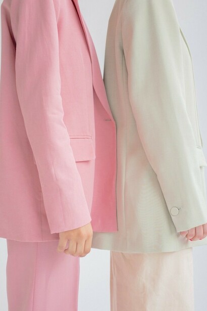 Conjuntos de blazer em rosa e verde