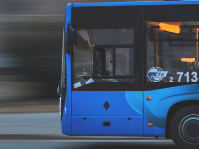Ir e vir diário dentro de um ônibus