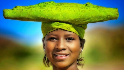 Namibia – Una ragazza di etnia Herero, foto Sergio Pessolano