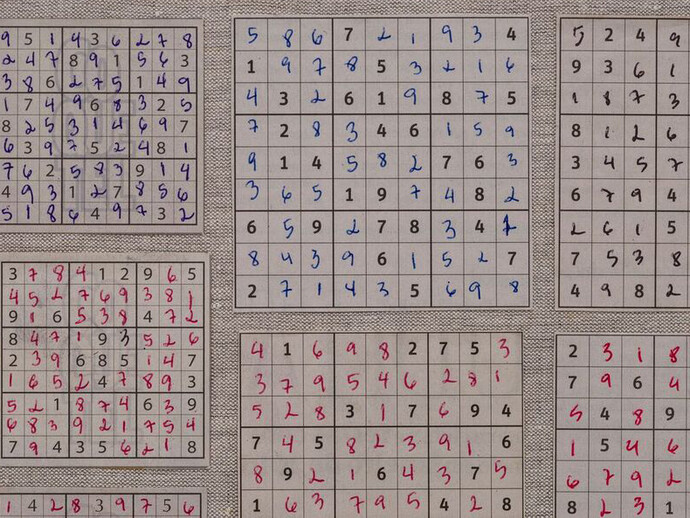 Jac Leirner, métrica mínima, 2015, Red Inside