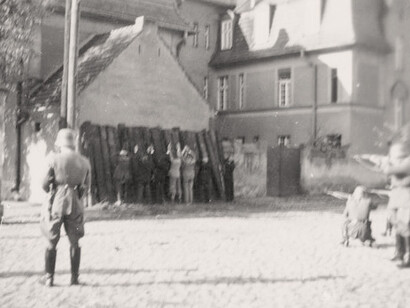 Los ciudadanos polacos, los polacos étnicos y sobre todo los judíos fueron tomados prisioneros en casi todos los campos del sistema de campos de concentración en Polonia bajo la ocupación alemana del Reich