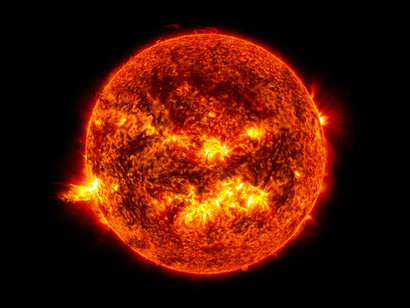 El Sol se formó aproximadamente hace 4567.9 o 4570.1 millones de años