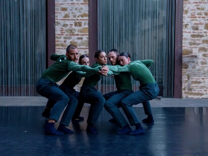 “Midnight Youth” di Philippe Kratz, ideato per il Nuovo Balletto di Toscana, diretto da Cristina Bozzolini. Il coreografo si è ispirato a “La bambina pugile” di Chandra Livia Candiani © Claudia Ceville