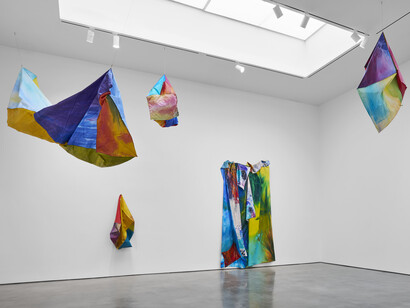 Sam Gilliam, Stitched, exhibition view. Courtesy of Pace Gallery