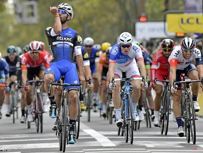 Gaviria entra primero en meta en la clásica París-Tours