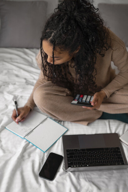 Cuando hay orden, el dinero deja de ser una fuente permanente de estrés y se convierte en una herramienta alineada con tus prioridades y deseos