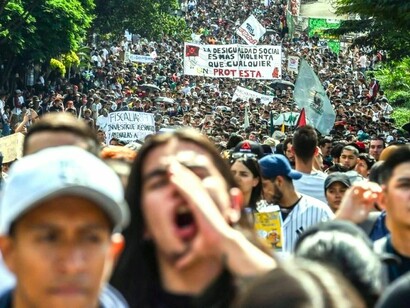 Cientos de miles de manifestantes salieron a las calles en las principales urbes colombianas