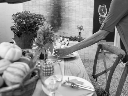 Cocinar para otros implica extender una parte de uno mismo, desde el sabor hasta la intención detrás del acto de servir