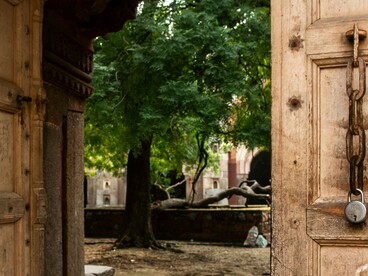Esistono soglie che dividono due stanze ed altre che separano ciò che siamo stati da ciò che diventeremo