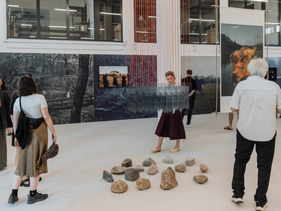 Bet Orten, Your blood/My roses, exhibition view. Courtesy of the Chemistry Gallery