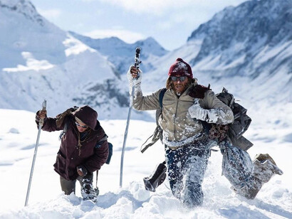 Fotograma de la película 'La sociedad de la nieve' (2023) dirigida por Juan Antonio Bayona