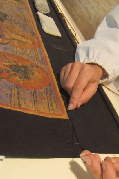 Particolare del riassemblaggio della cornice