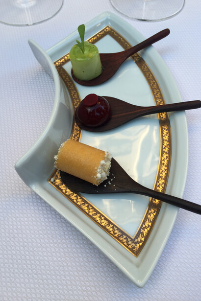 Amuse bouche at L’Espadon. Ph Genevieve Northup