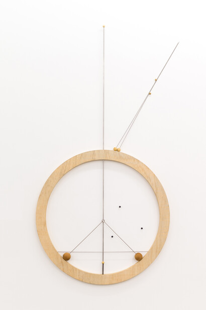 Carlos Bevilacqua, Geometria Muda, 2015 Madeira, aço e pedra, 207 x 120 x 7 cm. Photo: Eduardo Ortega | Cortesia Galeria Fortes Vilaça
