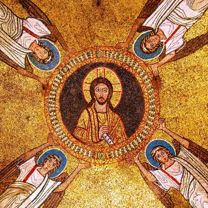 Mosaico raffigurante il Salvatore sorretto da 4 angeli posto sulla volta della Cappella di San Zenone nella Basilica di Santa Prassede a Roma, Italia