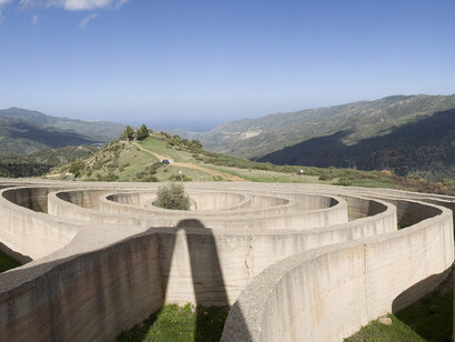 Fiumara d'Arte, Labirinto di Arianna