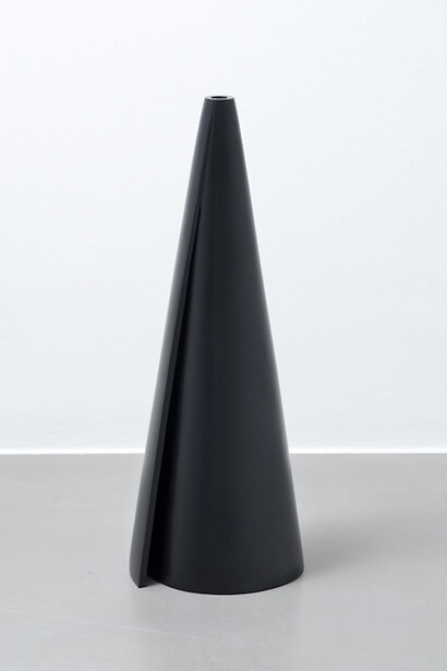 Erwin Wurm - Gurke (Modelledition Kunstprojekt Salzburg 2011), 2011, Bronze, patina, 43 x 6 x 7 cm (16.93 x 2.36 x 2.76 in), Ed. of 5. Courtesy of Galerie Thaddaeus Ropac 