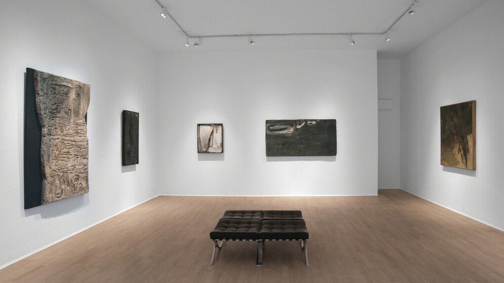 Robert Mallary, Exhibition view. Courtesy of The Mayor Gallery 