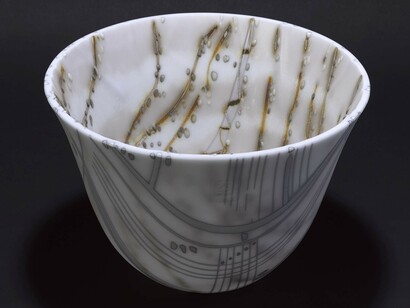 Karl Harron, Tomb Vessel #0710, kilnformed, diamond engraved and fire-polished glass, 23 x 34 x 34 cm