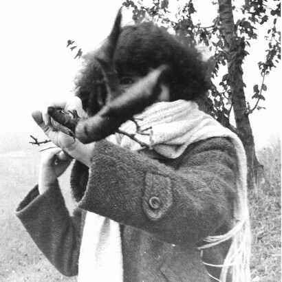 La loro storia nasce come amicizia che presto si trasforma in amore di amanti, ma tutto con la libertà che all’epoca è sovrana