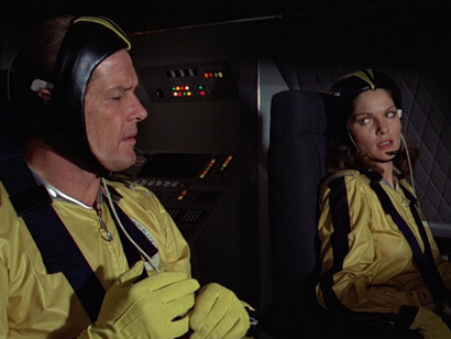 Roger Moore y Lois Chiles en "Moonraker"