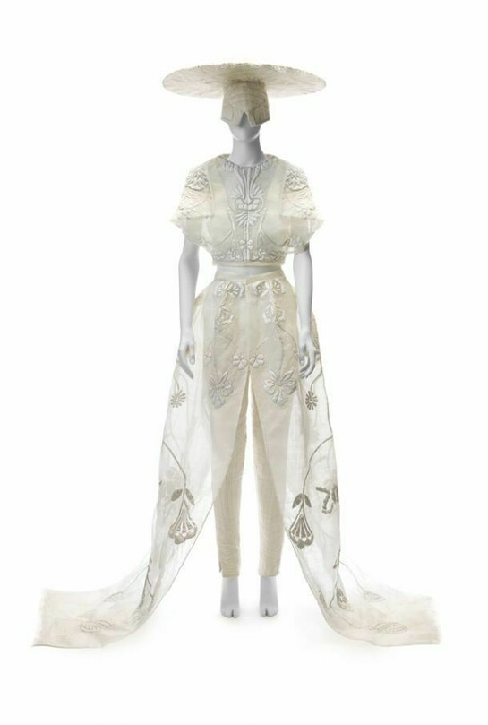 Original couture by Fabio Costa, Photograph by Mete Ozeren