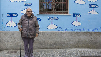 "Speriamo che la giustizia faccia il suo corso e me lo restituisca". Roberto Lucano, maestro elementare in pensione e padre del sindaco di Riace, Mimmo Lucano  © ph. Michele Cirillo 

