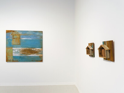 Willie Little, In my own little chair, exhibition view. Courtesy of Russo Lee Gallery