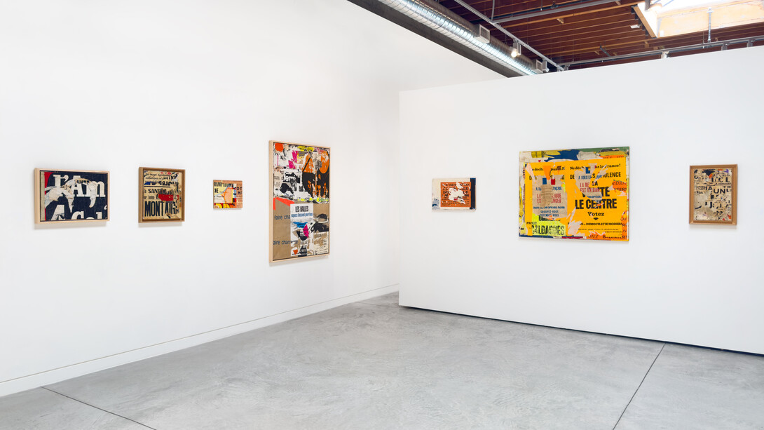 Jacques Villeglé, Urban language, exhibition view. Courtesy of Modernism Inc. 