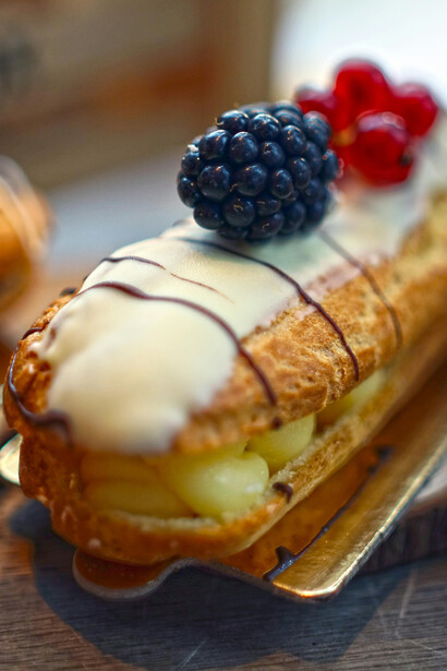 A bolacha champagne chega ao Brasil no século XX e se torna um ingrediente essencial em receitas natalinas e conquista o paladar brasileiro com sua versatilidade