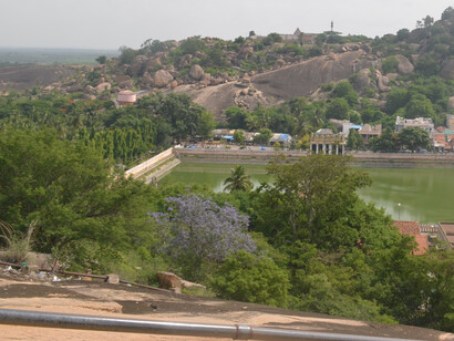 The “white’’ pond at Shravanbelagola. Ph. Ajay Sharda