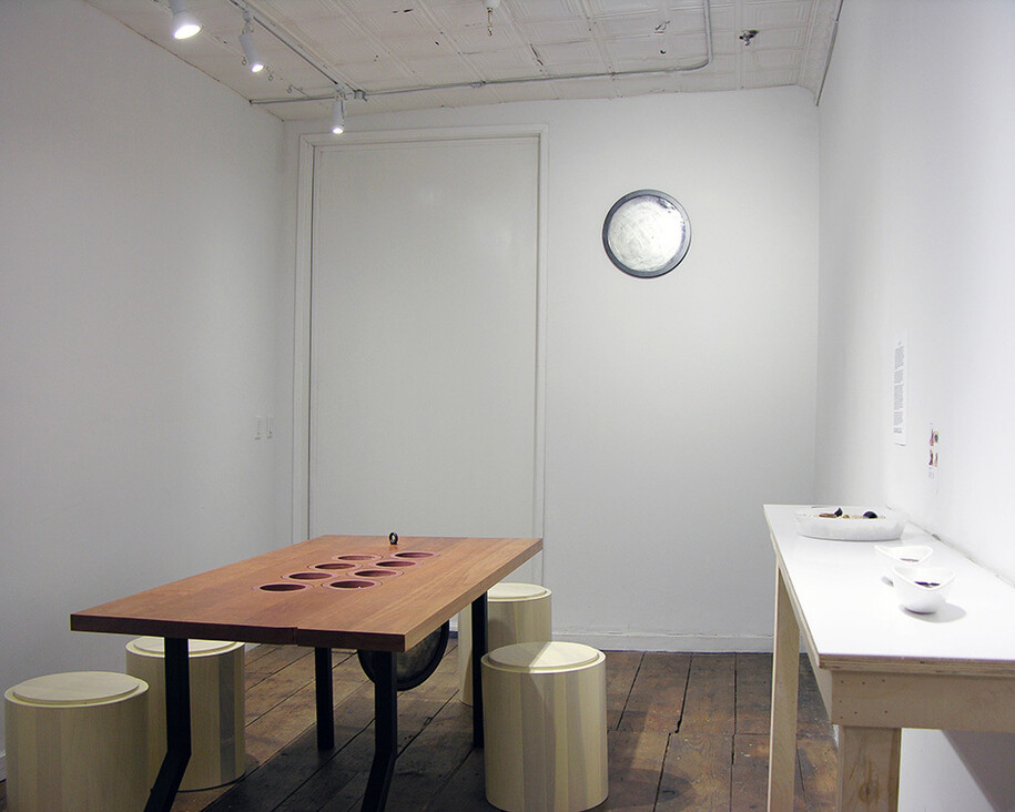 Carried on Both Sides. Courtesy of LMAKgallery 