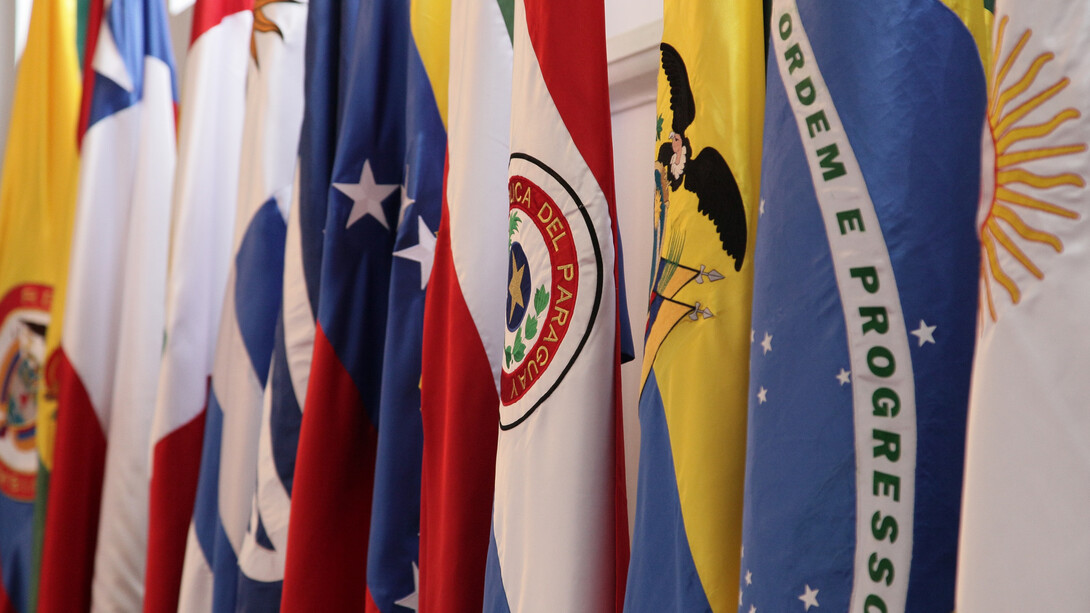 Cumbre de las Américas. Banderas de los países asistentes