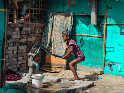 Rohingya girl while taking a Chill in high temperature at the Camp