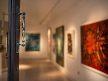 Trans-Channel Crossing UK/EU, Exhibition view. Courtesy of Whitford Fine Art