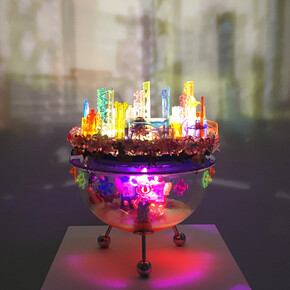 Chrono Cross IV
Angela Yuen
Plastic Toys, Perspex, Resin, LED lights, Gears, Motor
50 x 33 D. cm
2019
Image courtesy of the artist and Contemporary by Angela Li
