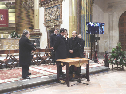 El Caballero de San Antón Juan Martínez Tomé realiza su promesa de ingreso en la Real Orden. Foto Gaspar Poveda