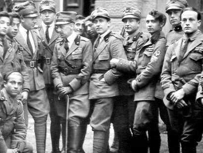 D'Annunzio con alcuni legionari a Fiume nel 1919