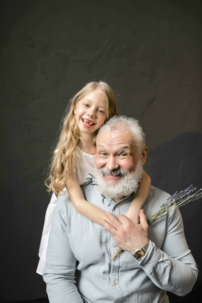 A dor da perda transparece, juntamente com a gratidão por momentos compartilhados