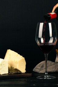 Vinho e queijos são alimentos fermentados