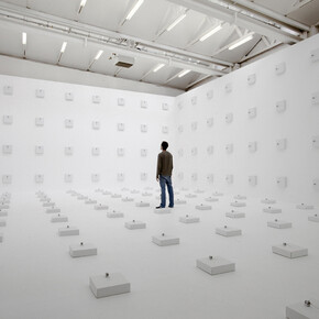 Zimoun, 605 prepared dc-motors, cardboard boxes. Courtesy of Galleria Civica di Modena