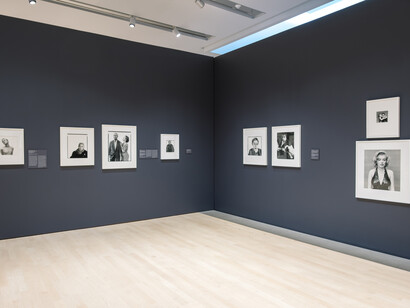 Richard Avedon, Entre creativos, vista de exhibición. Cortesía del Phoenix Art Museum