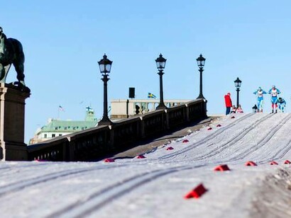 Sci per le vie di Stoccolma